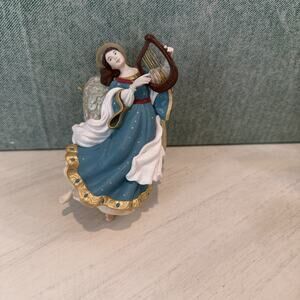 Hallmark Ornament Angel With Wings "Heavenly Melody" Holiday 1998 Vintage
